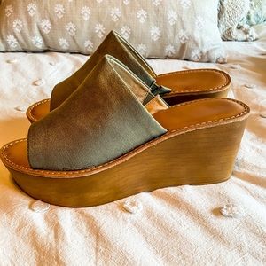 Chinese Laundry wedge slides
